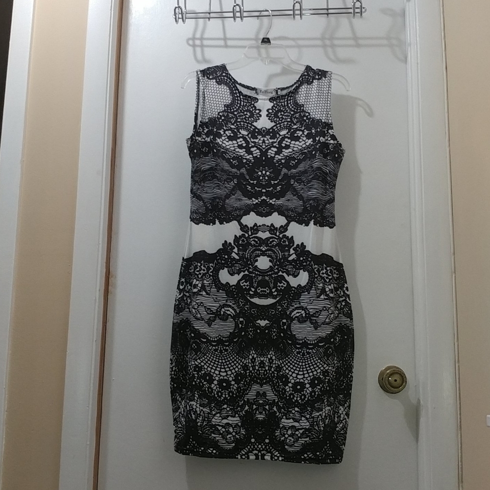 Black and white lace print dress, M, never worn